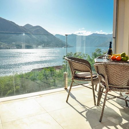 Sea View Apartment For 4 Kotor Extérieur photo