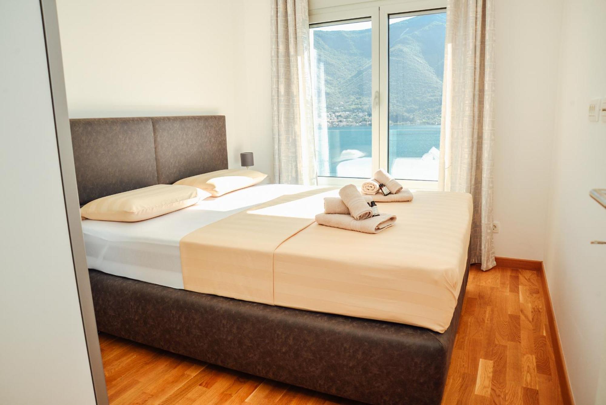 Sea View Apartment For 4 Kotor Extérieur photo