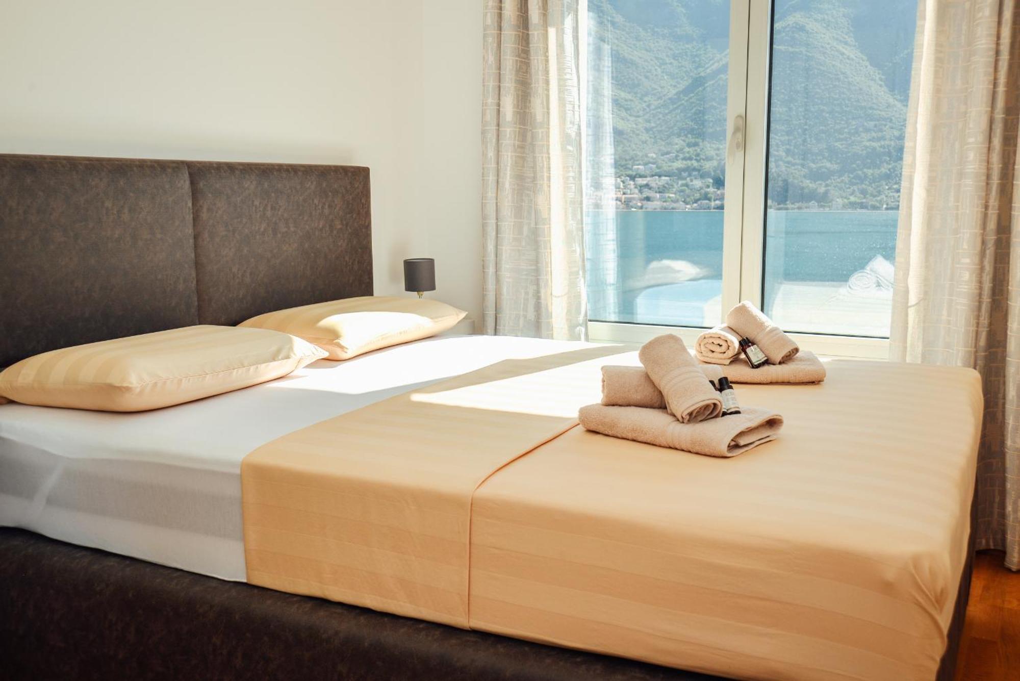 Sea View Apartment For 4 Kotor Extérieur photo
