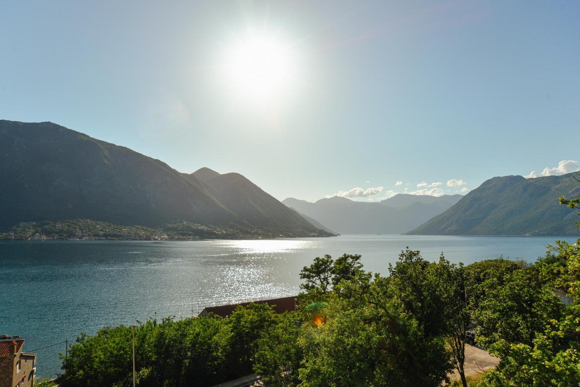 Sea View Apartment For 4 Kotor Extérieur photo