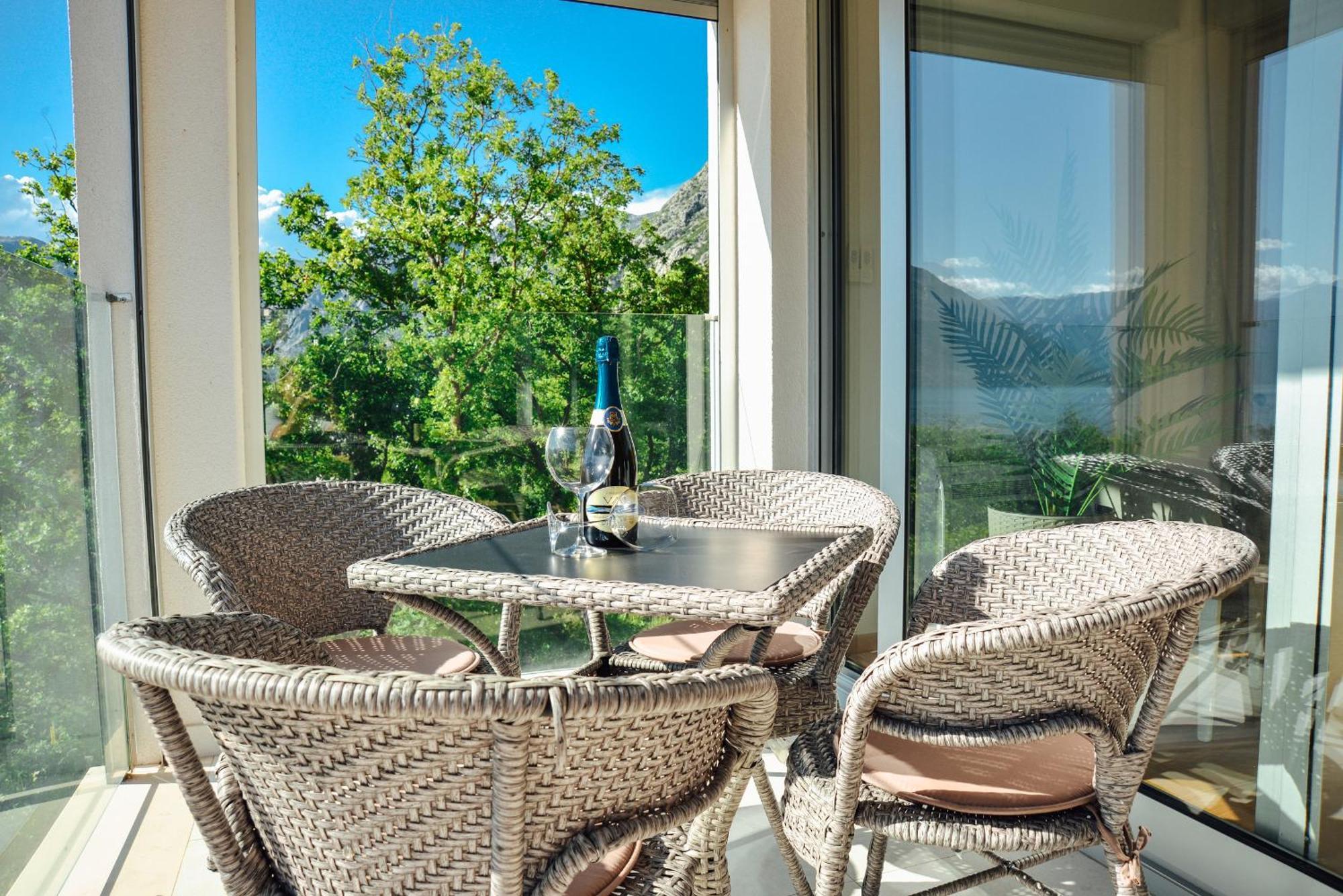 Sea View Apartment For 4 Kotor Extérieur photo