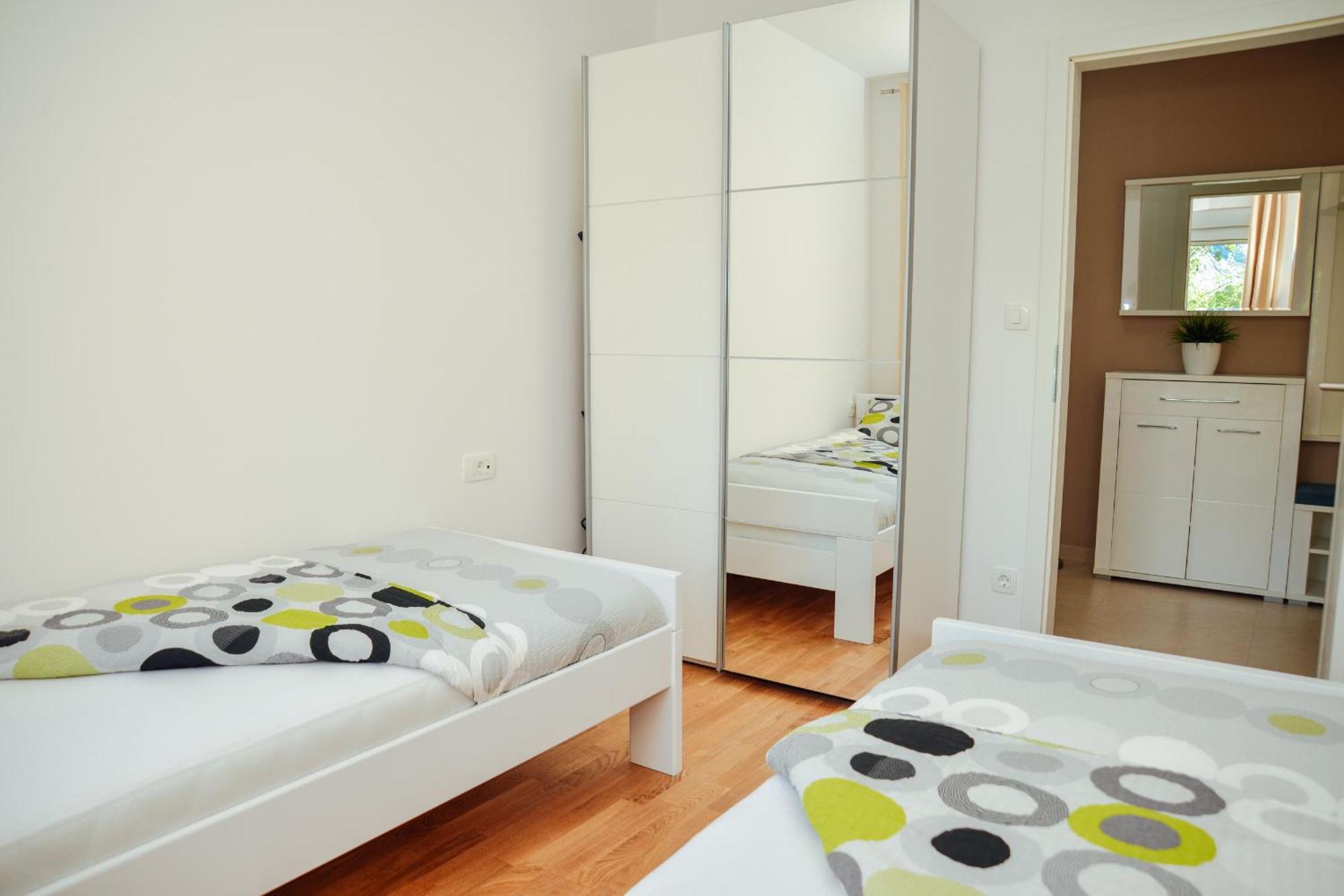 Sea View Apartment For 4 Kotor Extérieur photo